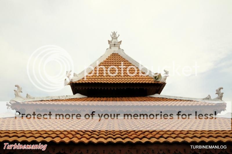 Roof of Masjid Tanah mosque
